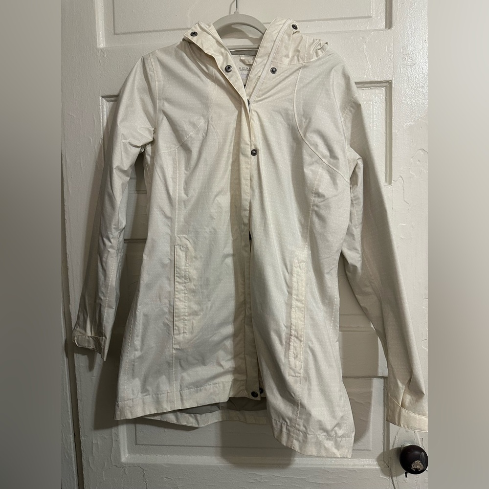 Columbia Women's Hooded Outdoor Jacket in Cream